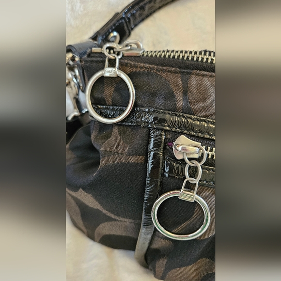 Coach Signature Poppy crossbody. Black Purple Canvas. NOT BEING MADE ANYMORE GUC - Picture 5 of 8